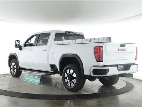 Used 2025 GMC Sierra 2500 Denali w/ Denali Reserve Package AWD/4WD image 8
