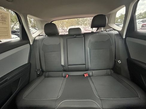 Certified 2024 Volkswagen Taos SE FWD image 13