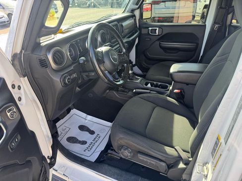 Used 2021 Jeep Wrangler Unlimited Sport w/ Technology Group AWD/4WD image 11