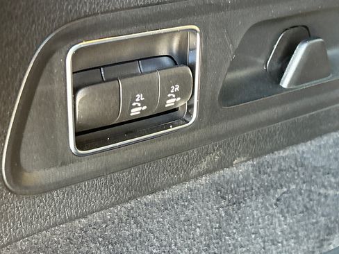 Certified 2025 Mercedes-Benz GLS 450 4MATIC image 11