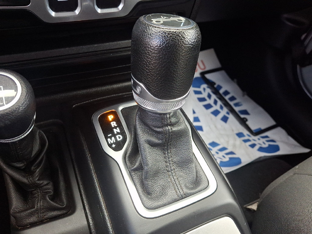 Used 2018 Jeep Wrangler Sport AWD/4WD image 15