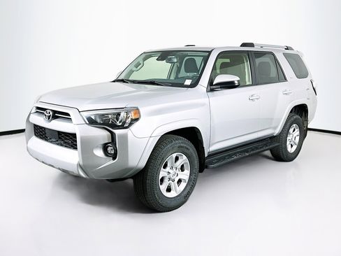 Used 2024 Toyota 4Runner SR5 image 3