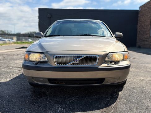Used 2001 Volvo V70 2.4T image 2