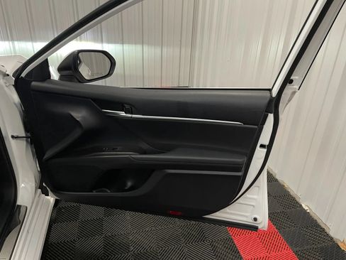 Used 2023 Toyota Camry SE FWD image 40