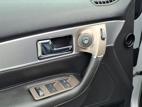 Used 2015 Lincoln MKX AWD w/ Equipment Group 101A image 4