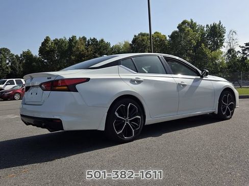 Used 2024 Nissan Altima 2.5 SR w/ SR Premium Package FWD image 5