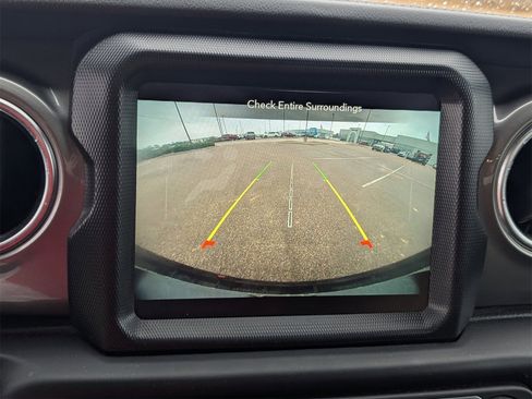 Used 2023 Jeep Wrangler Sahara w/ Cold Weather Group image 18