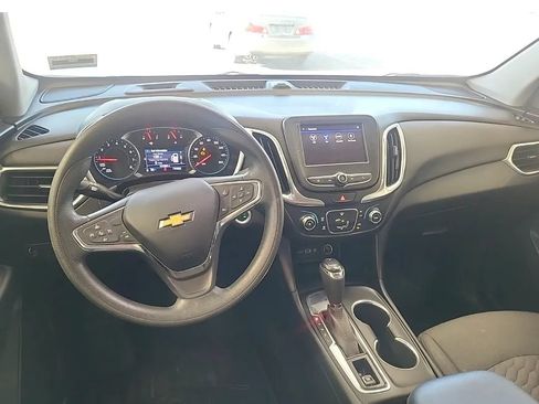 Used 2021 Chevrolet Equinox LT FWD image 2