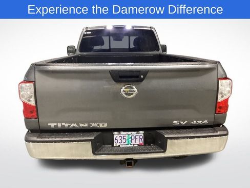 Used 2017 Nissan Titan SV image 4