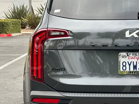 Used 2022 Kia Telluride SX w/ SX Prestige Package image 46