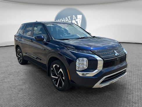 Used 2022 Mitsubishi Outlander SE AWD/4WD image 1