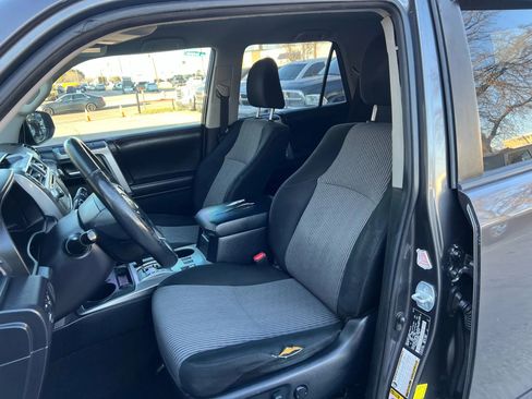 Used 2017 Toyota 4Runner SR5 AWD/4WD image 16