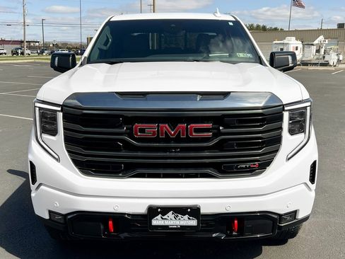 Used 2024 GMC Sierra 1500 AT4 image 15