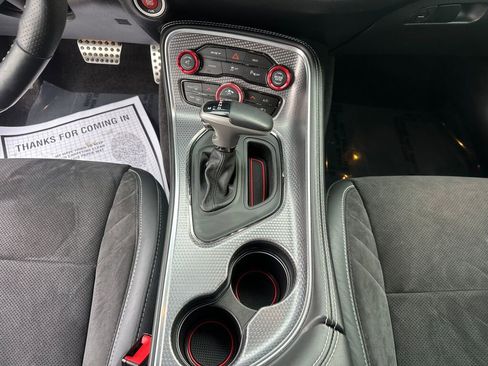Used 2016 Dodge Challenger SRT Hellcat image 19