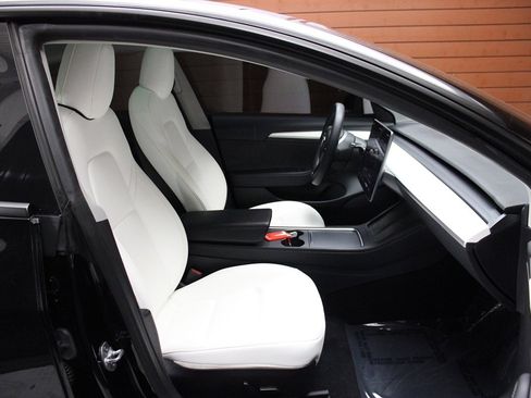 Used 2022 Tesla Model 3 image 27