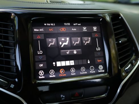 Used 2020 Jeep Cherokee Limited AWD/4WD image 14