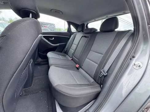 Used 2017 Hyundai Elantra GT FWD image 11