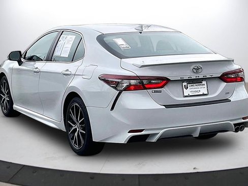 Used 2023 Toyota Camry SE image 7
