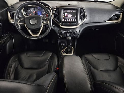 Used 2016 Jeep Cherokee Limited image 7