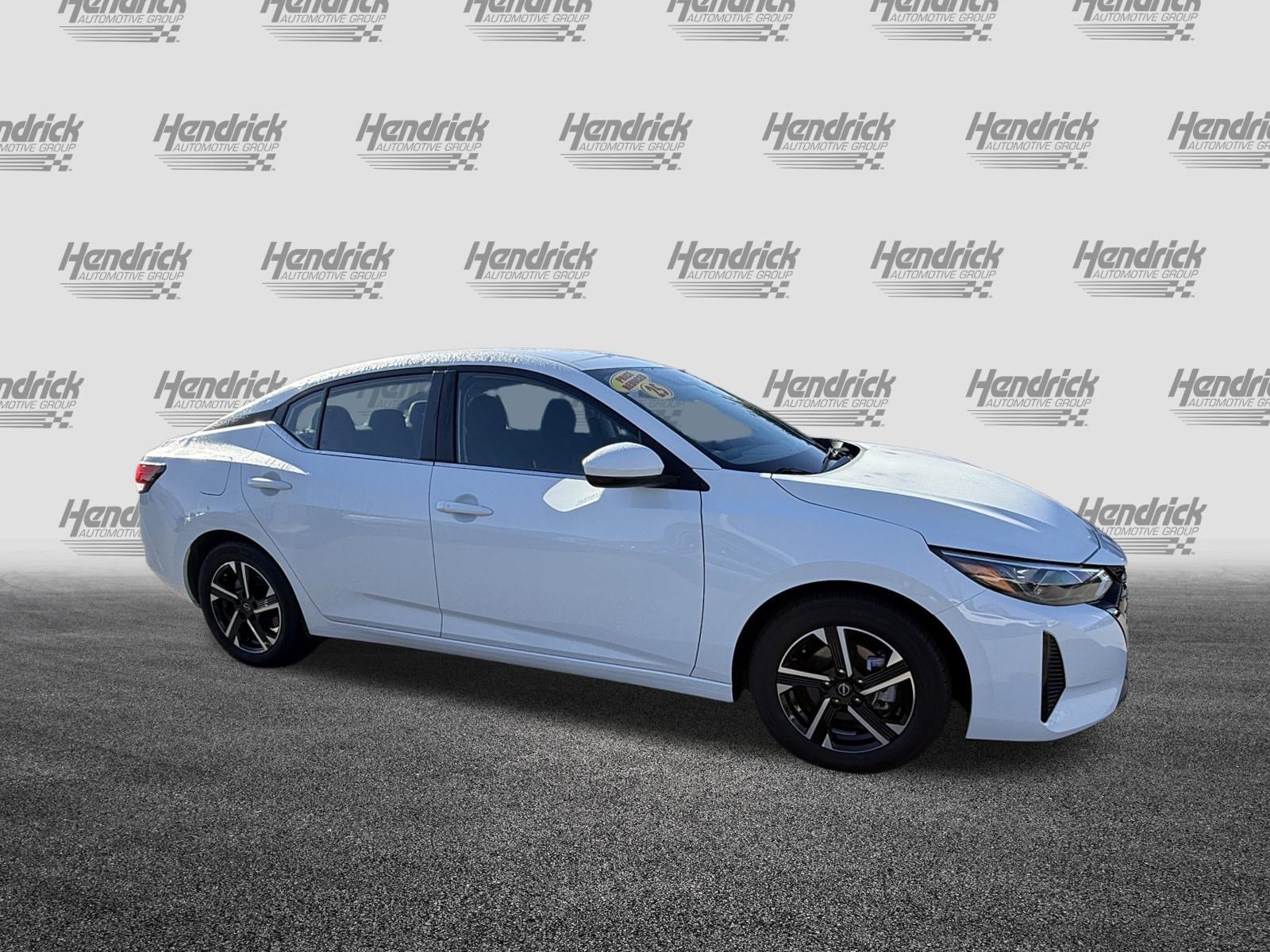 Used 2025 Nissan Sentra SV FWD image 2