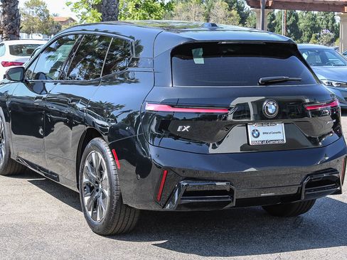 New 2026 BMW iX xDrive45 w/ M Sport Package AWD/4WD image 4