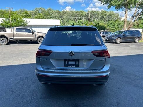 Used 2020 Volkswagen Tiguan SE w/ Panoramic Sunroof Package AWD/4WD image 5