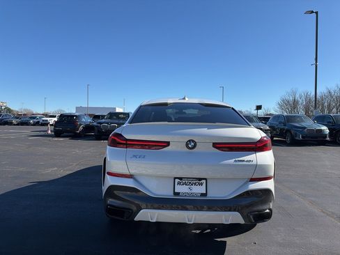 Used 2022 BMW X6 xDrive40i w/ M Sport Package image 4