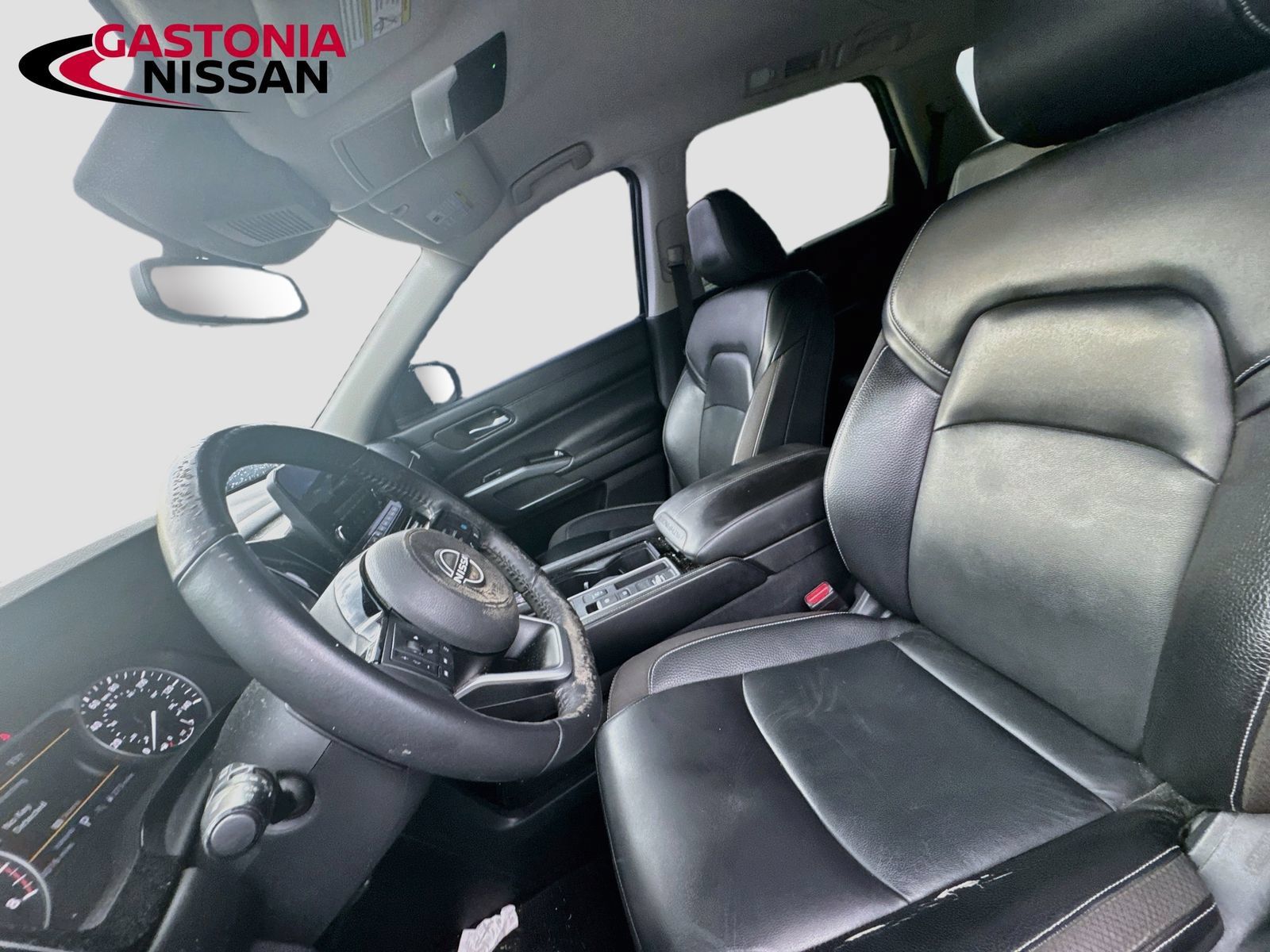 Used 2022 Nissan Pathfinder SL w/ Lighting Package (N92) FWD image 29