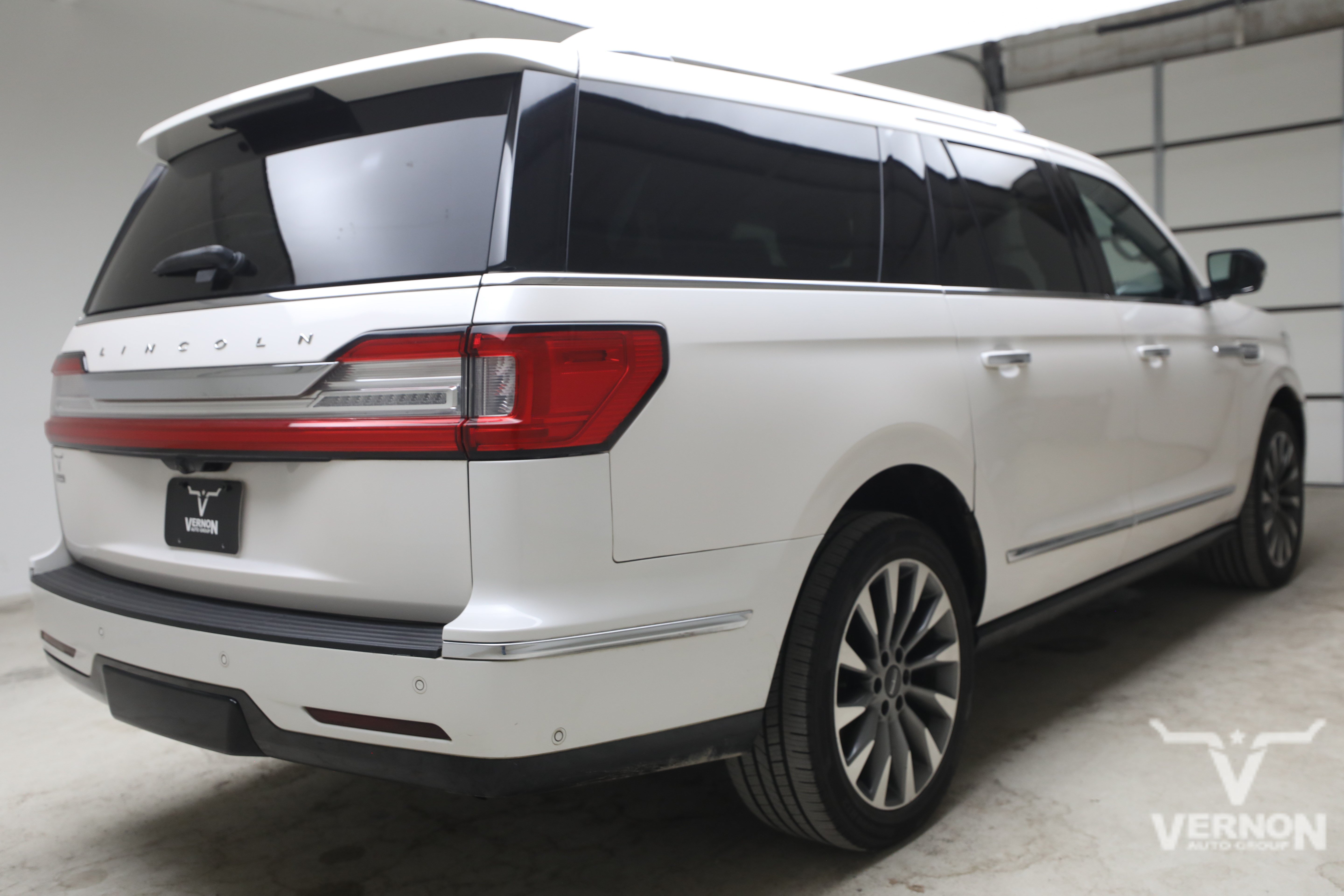 Used 2019 Lincoln Navigator L Select w/ Technology Package RWD image 5
