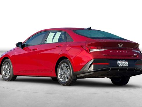 Certified 2025 Hyundai Elantra Blue image 4