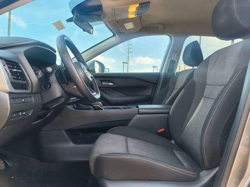 Used 2024 Nissan Rogue SV image 22