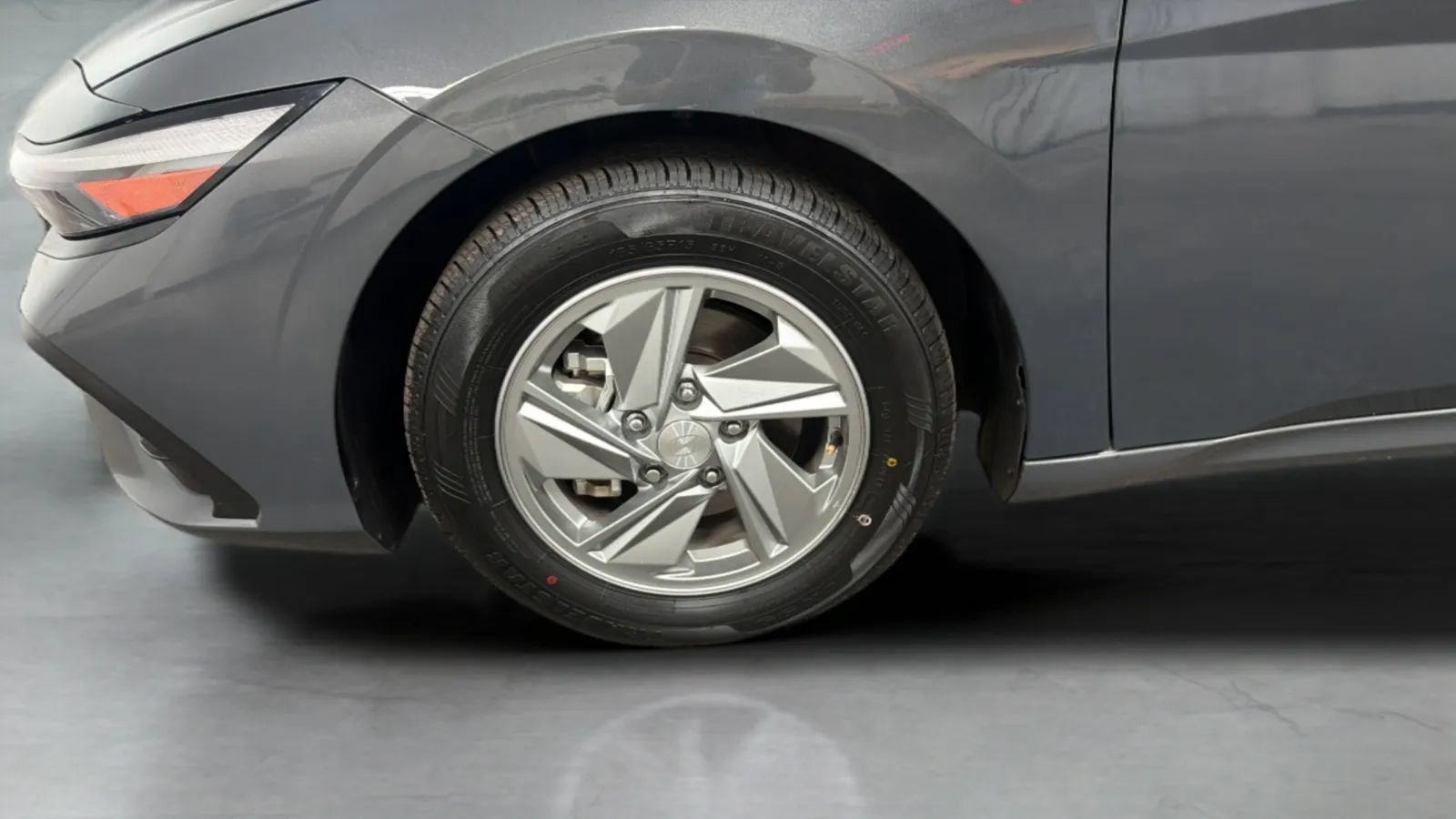 Used 2024 Hyundai Elantra SE FWD image 27