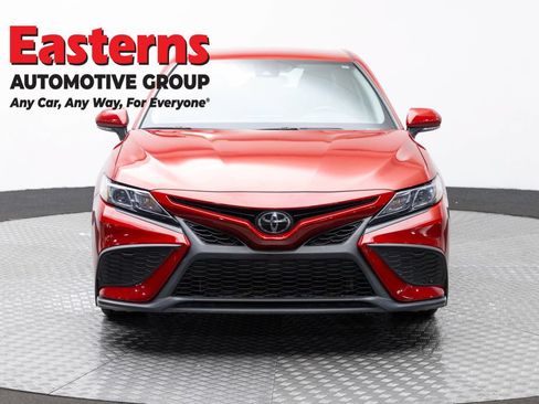 Used 2023 Toyota Camry SE FWD image 2
