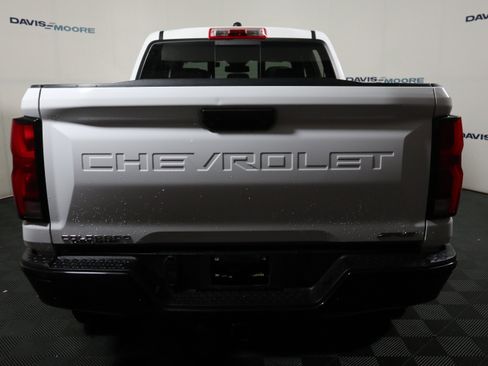 Used 2024 Chevrolet Colorado ZR2 w/ Safety Package AWD/4WD image 8