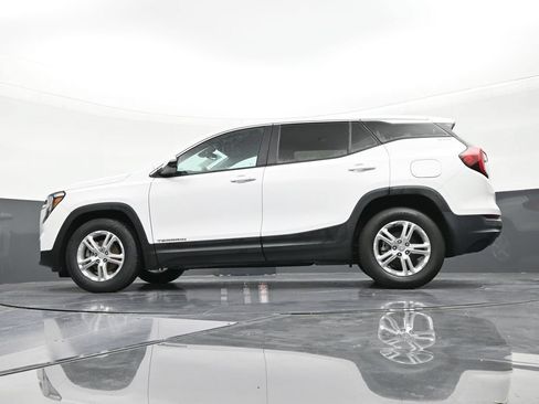 Used 2022 GMC Terrain SLE FWD image 21