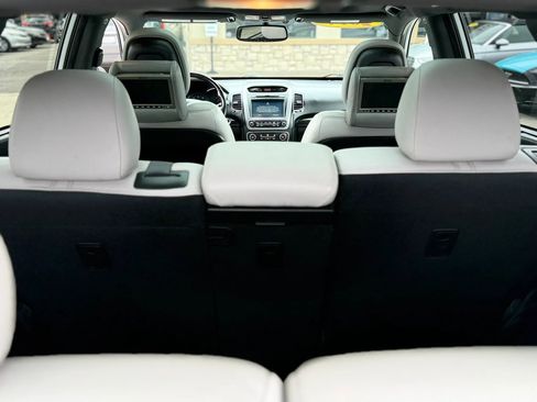 Used 2014 Kia Sorento SX w/ 3rd Row Package AWD/4WD image 8