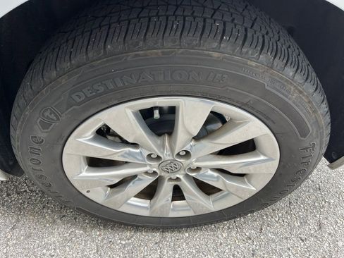 Used 2017 Buick Envision Essence FWD image 11