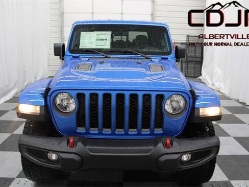 Used 2023 Jeep Gladiator Rubicon w/ Cold Weather Group image 3