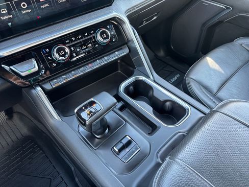 Used 2023 GMC Sierra 1500 Denali w/ Technology Package AWD/4WD image 18