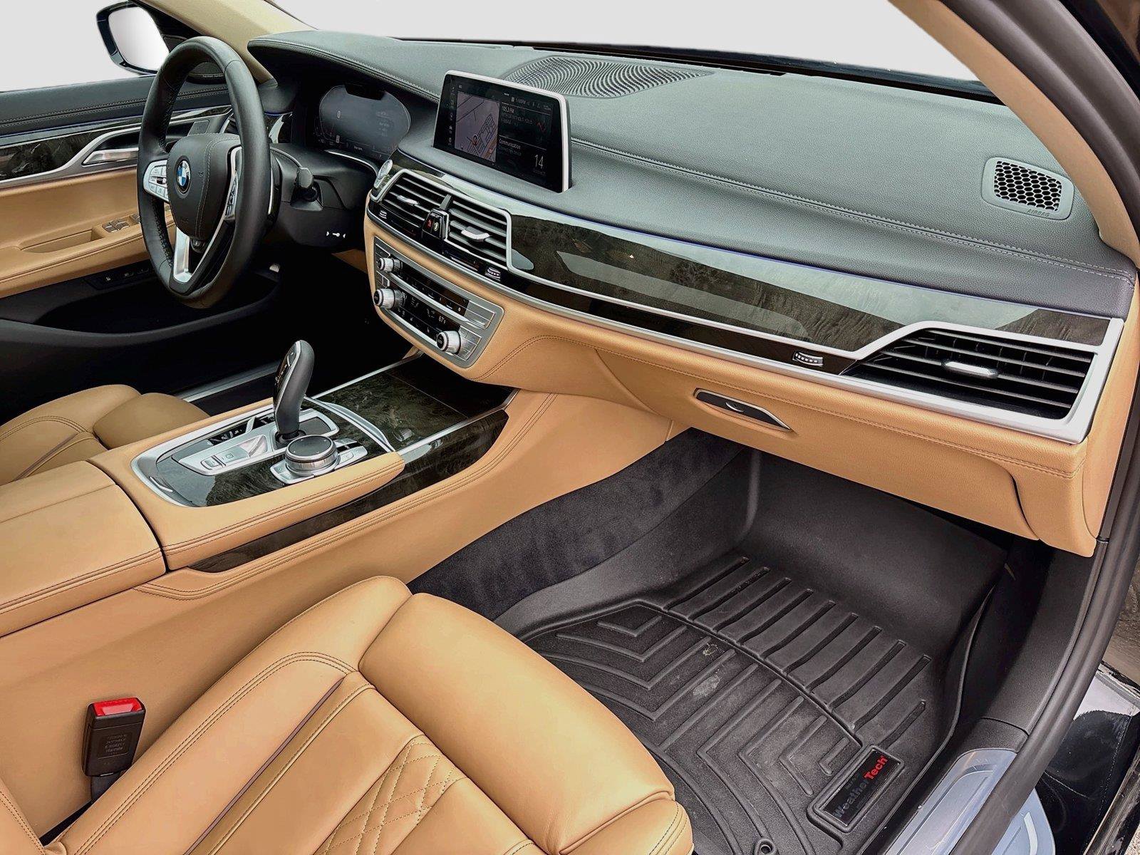 Used 2022 BMW 750i xDrive AWD/4WD image 30