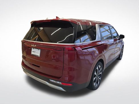 Used 2024 Kia Carnival EX FWD image 6