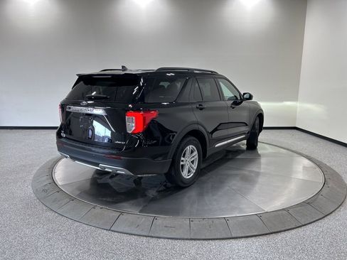 Used 2023 Ford Explorer XLT w/ Equipment Group 202A image 5
