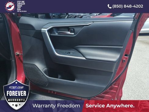 Used 2019 Toyota RAV4 XLE FWD image 33