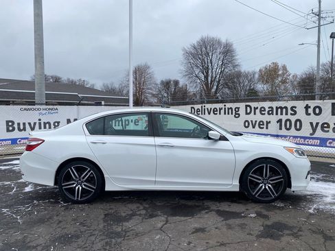 Certified 2017 Honda Accord Sport Special Edition image 2