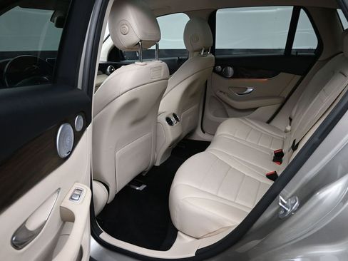 Used 2019 Mercedes-Benz GLC 300 4MATIC image 14