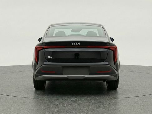 Used 2025 Kia K4 LXS image 7