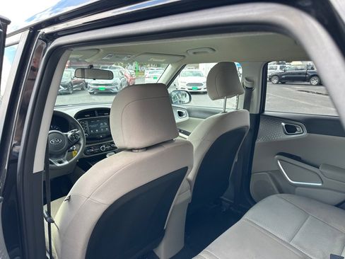 Used 2021 Kia Soul LX FWD image 14
