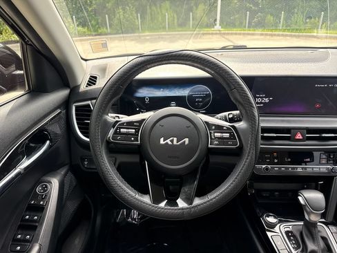Used 2024 Kia Seltos EX AWD/4WD image 19