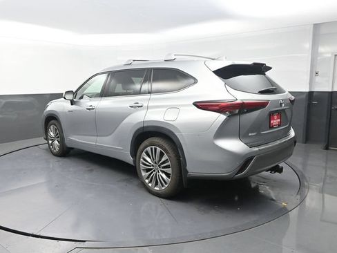 Used 2021 Toyota Highlander Platinum AWD/4WD image 6