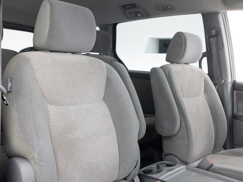 Used 2007 Toyota Sienna LE FWD image 26